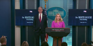 La Casa Bianca contro Amazon, la portavoce di Trump “Mostrare il costo dei dazi è un atto ostile”