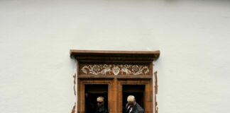 Emis Killa e Lazza insieme per il nuovo singolo “In auto alle 6:00”