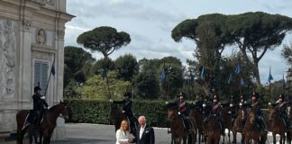 Meloni incontra re Carlo III a Villa Doria Pamphilj