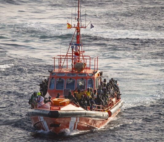 Operazione di soccorso in acque internazionali a est di Malta, almeno 11 migranti morti