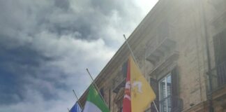 Papa Francesco, bandiere a mezz’asta in segno di lutto in tutta la Sicilia