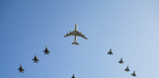 Il governo UK taglia i mezzi di aeronautica e della marina