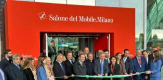 Al via il Salone del Mobile, il taglio del nastro con il ministro Urso