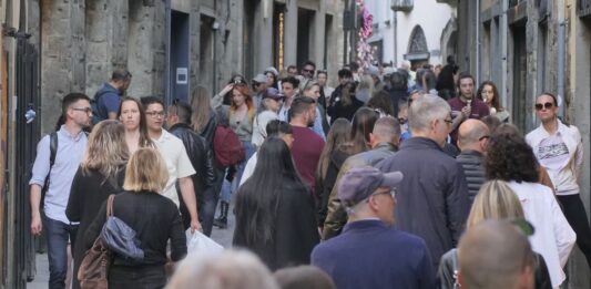 Nel quarto trimestre del 2025 flussi turistici in crescita: +1% gli arrivi e +2,9% le presenze
