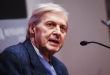 Rimangono stabili le condizioni di Vittorio Sgarbi, resta ricoverato in terapia intensiva