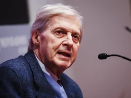 Rimangono stabili le condizioni di Vittorio Sgarbi, resta ricoverato in terapia intensiva