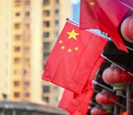 الصين تدرس تعديل قانون اللغة الصينية القياسية المنطوقة والمكتوبة