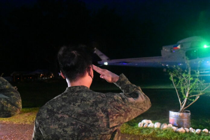 Filippine: Il presidente Rodrigo Duterte visita i sopravvissuti del tifone Odette a Bais City