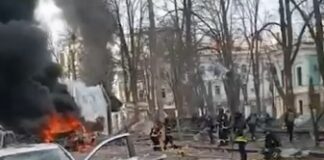 Bombardamento russo a Sumy, Zelensky “Decine di civili uccisi”