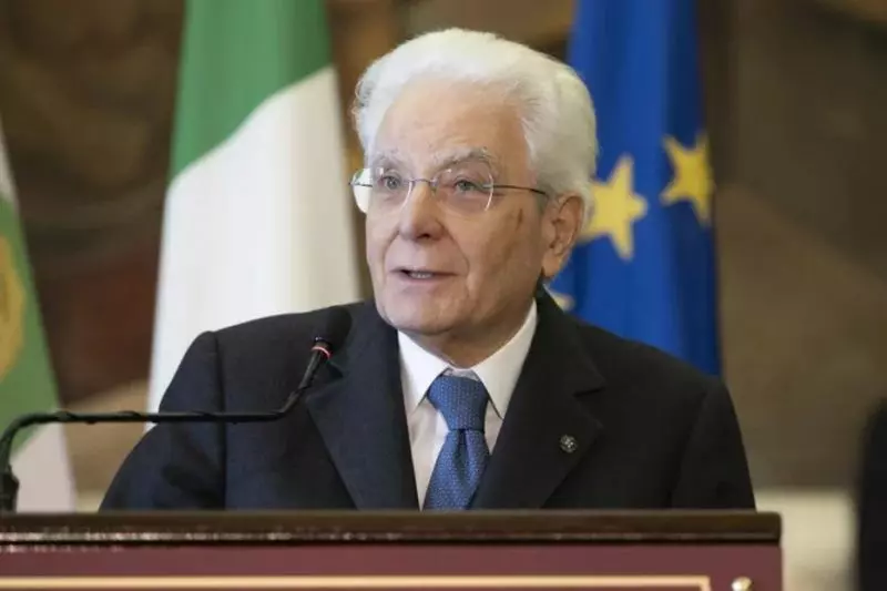 Mattarella “Esercito rappresenta un punto di forza per la Repubblica” Mattarella “Esercito rappresenta un punto di forza per la Repubblica”