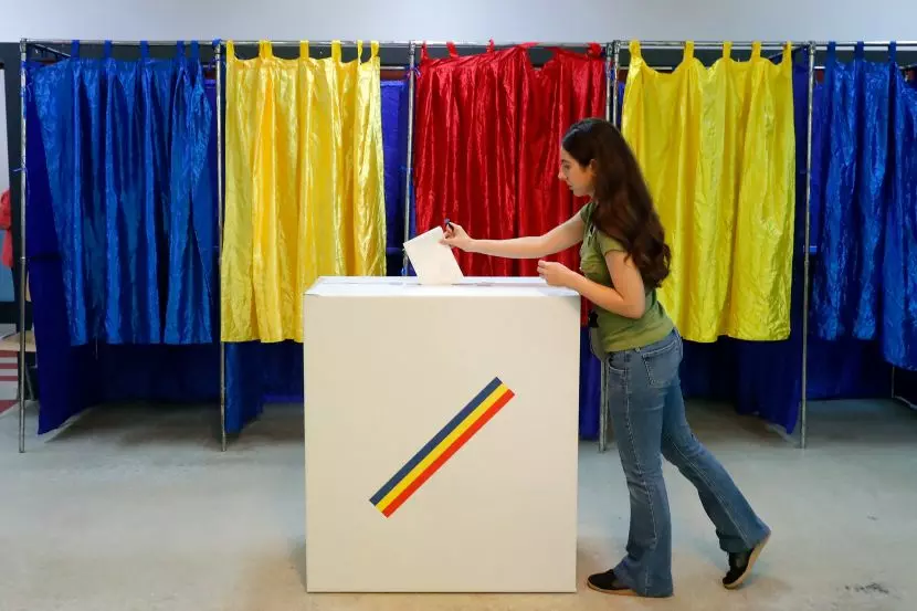 Romania, Simion vince il primo turno e sfida Dan al ballottaggio Romania, Simion vince il primo turno e sfida Dan al ballottaggio