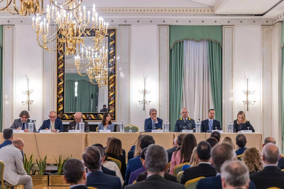 Logista, il mercato illegale dei prodotti da fumo vale 1,2 miliardi Logista, il mercato illegale dei prodotti da fumo vale 1,2 miliardi