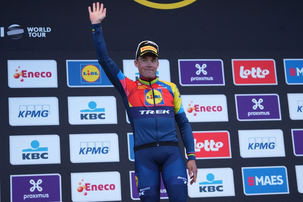 Pedersen vince in volata anche la 3^ tappa al Giro e torna in rosa Pedersen vince in volata anche la 3^ tappa al Giro e torna in rosa