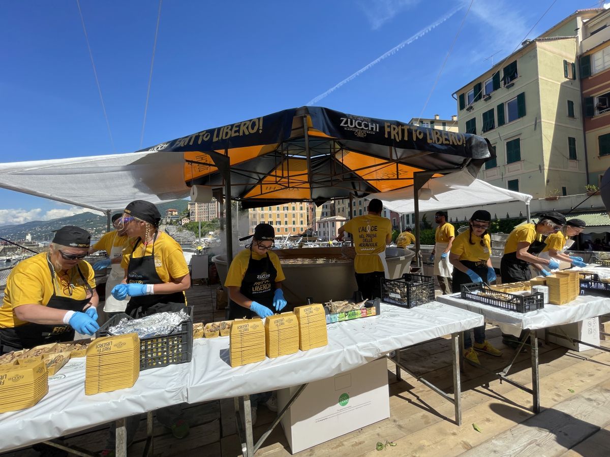 Oleificio Zucchi celebra 215 anni e supporta sagra del pesce di Camogli Oleificio Zucchi celebra 215 anni e supporta sagra del pesce di Camogli