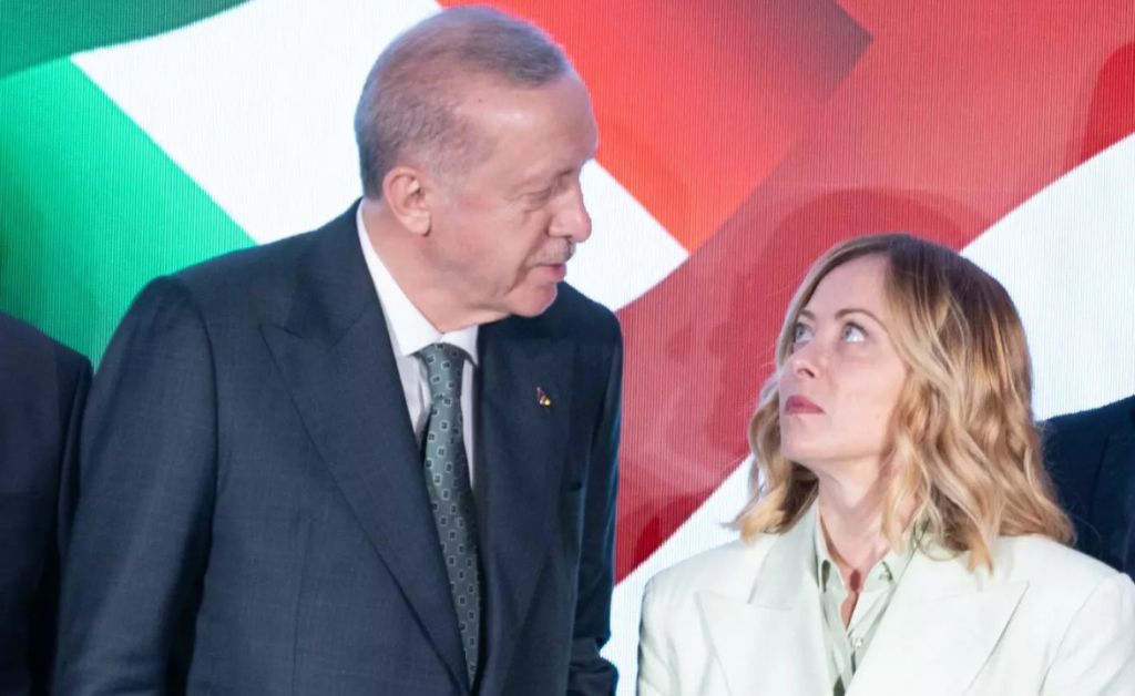 Ucraina, Meloni sente Erdogan “La Russia accetti il cessate il fuoco” Ucraina, Meloni sente Erdogan “La Russia accetti il cessate il fuoco”