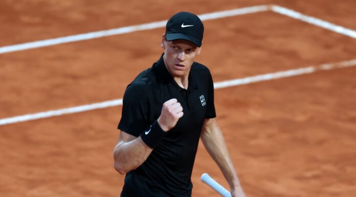 Internazionali, Sinner batte Cerundolo e vola ai quarti