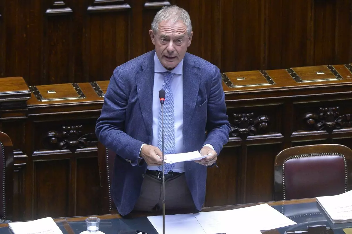 Dazi, Urso “Nostra bussola è unire, Ue sia coesa per il negoziato” Dazi, Urso “Nostra bussola è unire, Ue sia coesa per il negoziato”