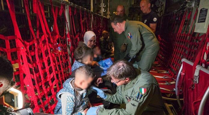 Bimbi palestinesi bisognosi di cure in Italia con due voli speciali della Difesa