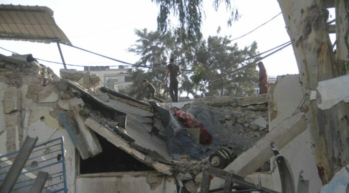 Nuovi raid israeliani nella Striscia di Gaza, 54 morti