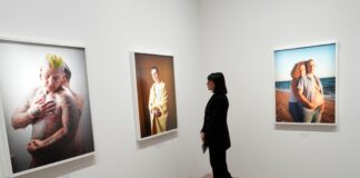 Intesa Sanpaolo, a Milano la mostra “Look at me like you love me”