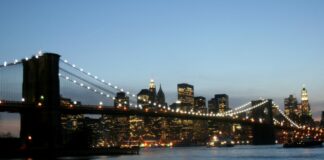 Veliero contro Ponte di Brooklyn a New York, 2 morti e 17 feriti