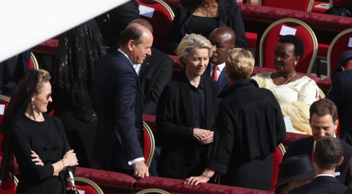 Von Der Leyen “Dare forma al profondo messaggio di pace del Papa”