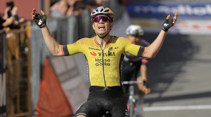 Van Aert vince 9^ tappa a Siena, Del Toro maglia rosa