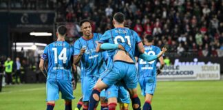 Cagliari-Venezia 3-0, i sardi festeggiano la salvezza