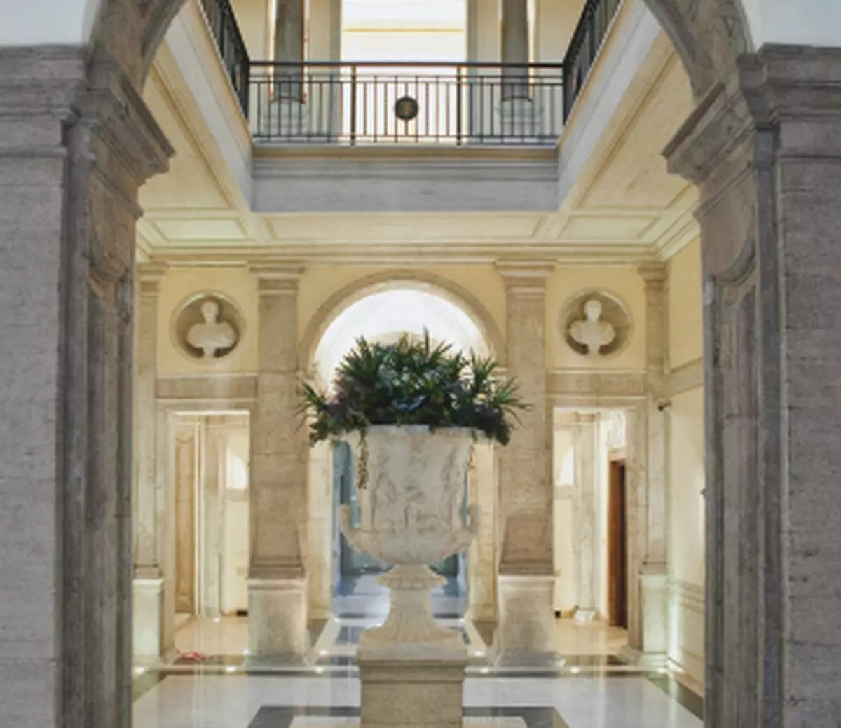 Banca del Fucino apre le porte del Palazzetto Baschenis Borghese Banca del Fucino apre le porte del Palazzetto Baschenis Borghese