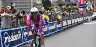 Hoole vince la crono di Pisa, Del Toro resta maglia rosa