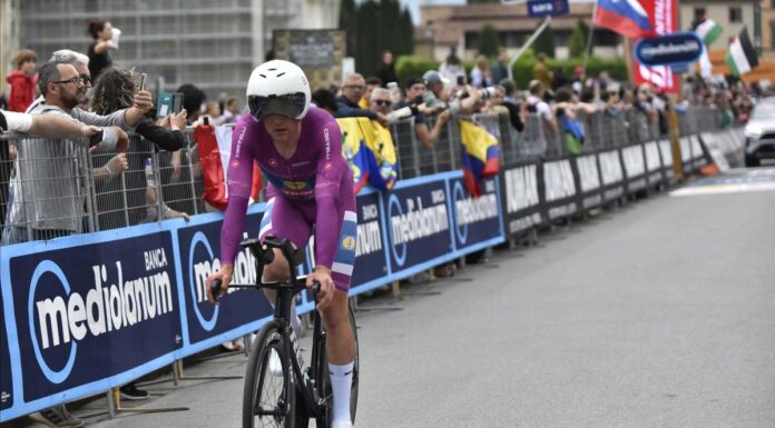 Hoole vince la crono di Pisa, Del Toro resta maglia rosa