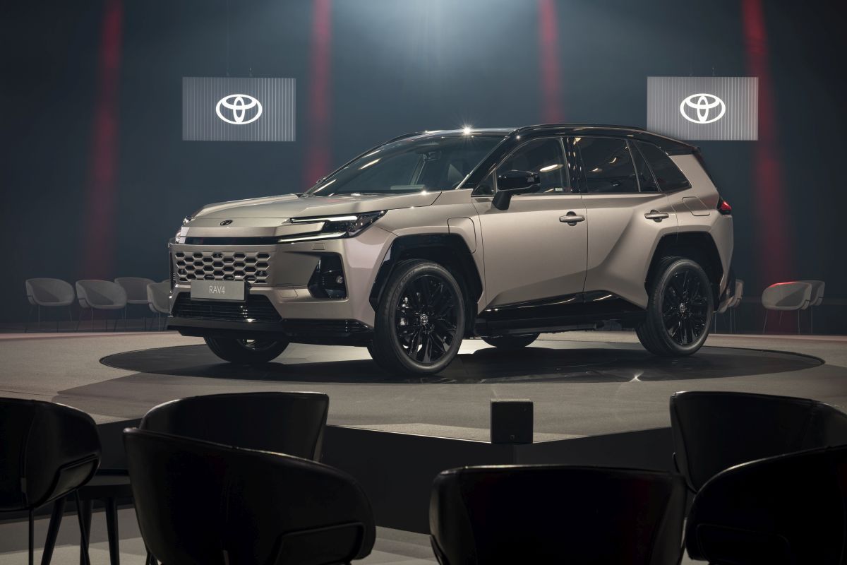Toyota presenta la sesta generazione del RAV4