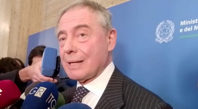 Ex Ilva, Urso “Faremo il possibile per garantire ripresa del sito”