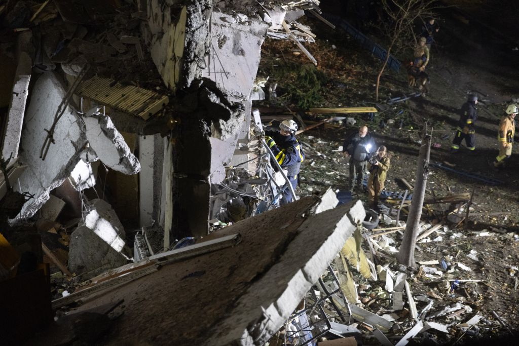 Ucraina, massiccio attacco aereo russo nella notte. Due bambini uccisi Ucraina, massiccio attacco aereo russo nella notte. Due bambini uccisi