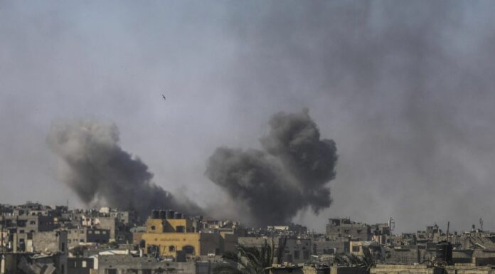 Nuovo raid israeliano a Gaza, colpita una scuola. Almeno 30 morti