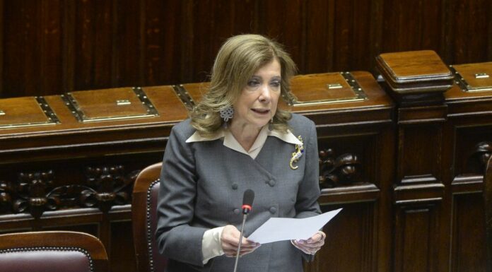 Casellati “Burocrazia costa 225 miliardi l’anno a famiglie e imprese”