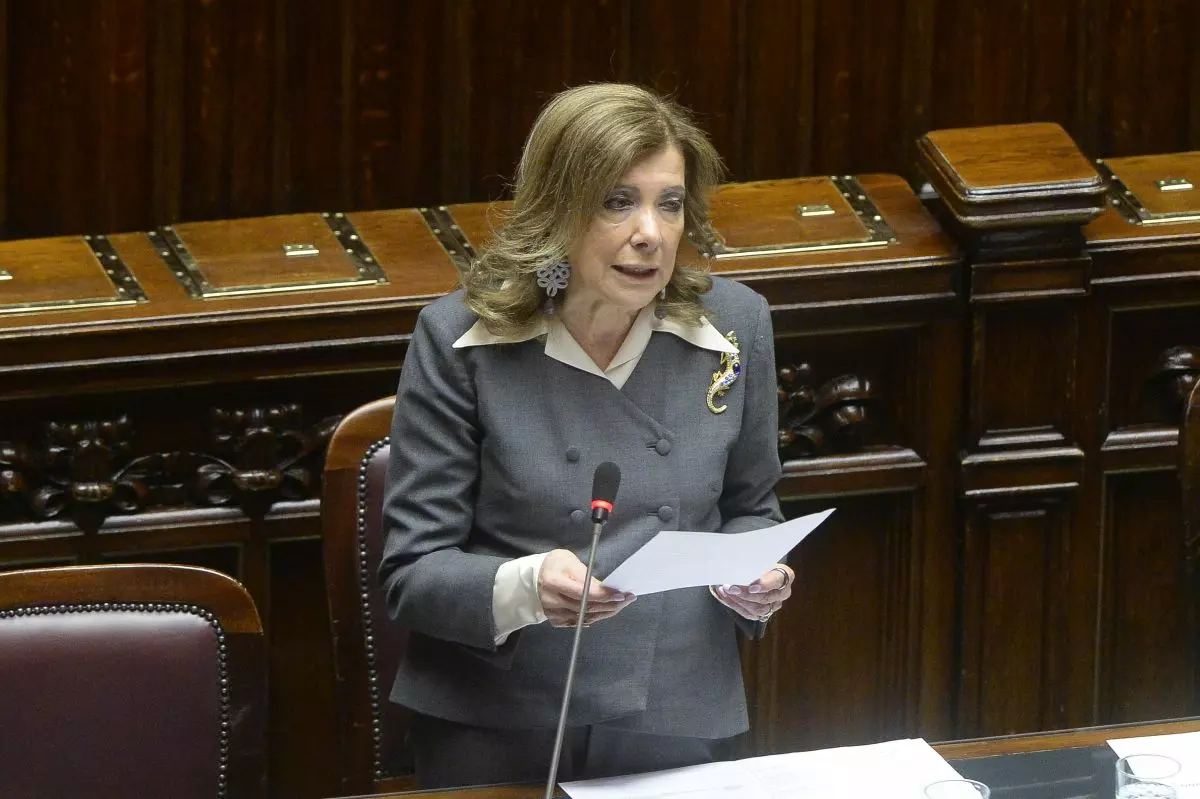Casellati “Burocrazia costa 225 miliardi l’anno a famiglie e imprese” Casellati “Burocrazia costa 225 miliardi l’anno a famiglie e imprese”