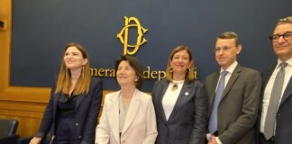 Lotta alla violenza sulle donne, protocollo d’intesa tra Farmacie e Ministero Famiglia