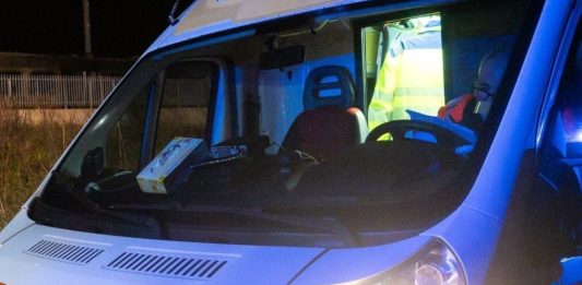 Tragedia sulla Palermo-Agrigento, tre morti in uno scontro frontale tra un’automedica e un furgone