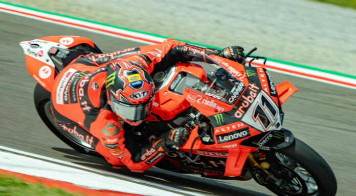 Superbike, Bulega vince con la nuova SCX posteriore gara-1 a Cremona