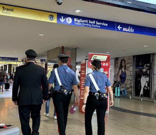 Roma, studentessa 23enne violentata all’uscita della metro Jonio. Indagini in corso