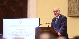 Fontana si rivolge ai giovani “Dobbiamo fare amare loro il sapere del nostro Paese”