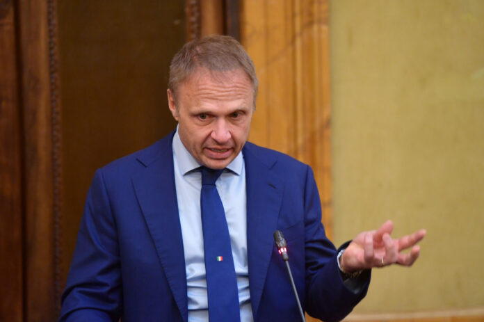 Il ministro dell'agricoltura, della sovranità alimentare e delle foreste Francesco Lollobrigida