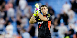 ‘Dibu’ Martinez tearfully says soodbye to Aston Villa, alarm sounds in Birmingham