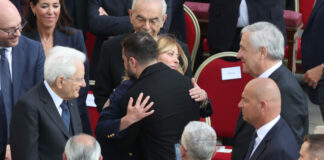Zelensky a San Pietro, dall’abbraccio a Meloni all’udienza con Papa Leone