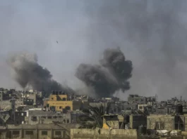 Media, nuovi raid israeliani a Gaza. Hamas riprende la ricerca dei corpi degli ostaggi