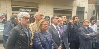 Furto della corona di fiori per Sergio Ramelli, Ignazio La Russa ne depone una nuova in via Paladini