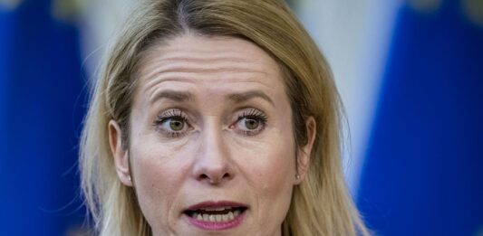 Stretta dell’Unione Europea sui visti ai cittadini russi, Kallas: “Viaggiare in Europa è un privilegio non un fatto scontato”