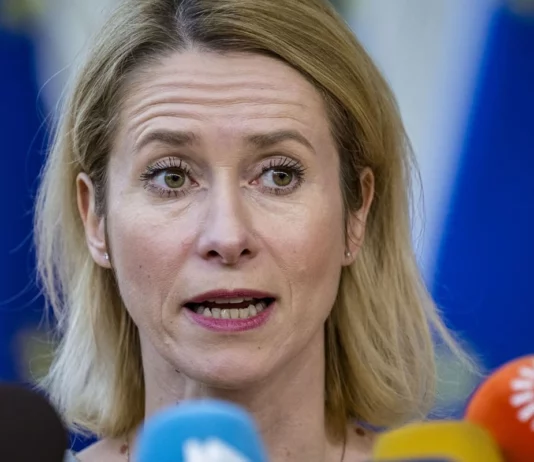 Stretta dell’Unione Europea sui visti ai cittadini russi, Kallas: “Viaggiare in Europa è un privilegio non un fatto scontato”