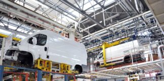 Cresce la domanda di lavoro, 528 mila entrate previste dalle imprese a maggio